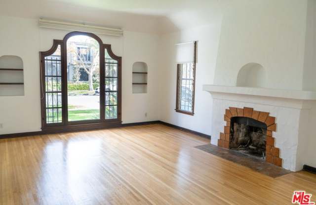 1211 S Hayworth Ave Gallery 4