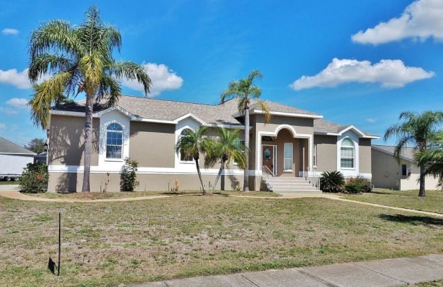 717 APOLLO BEACH BOULEVARD - 717 Apollo Beach Boulevard, Apollo Beach, FL 33572
