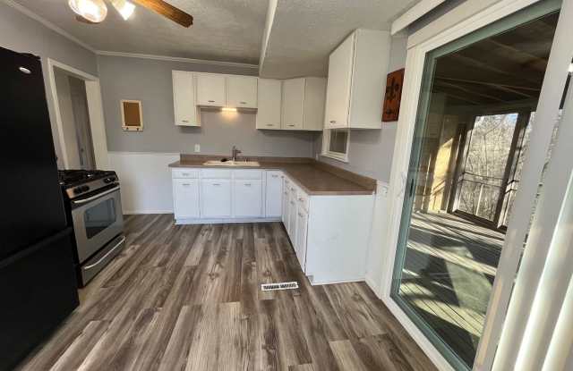 3 bedroom home - 11 Blackhawk Hills Drive, Rock Island, IL 61201