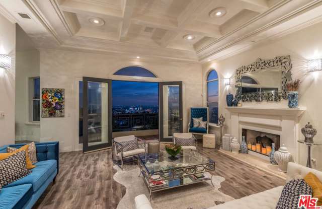 6389 QUEBEC Drive Gallery 3