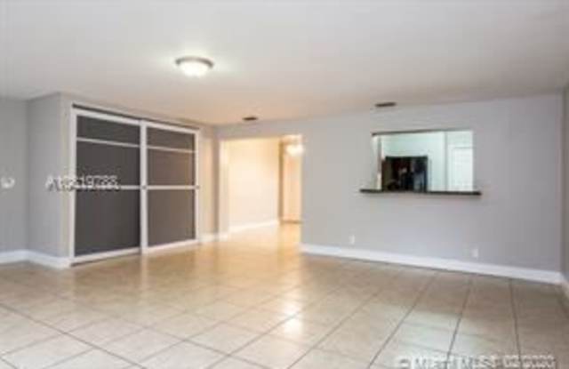 4971 SW 5th Ct Gallery 4