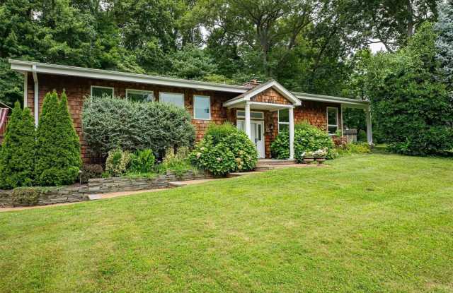 15 Mariners Court - 15 Mariners Court, Centerport, NY 11721