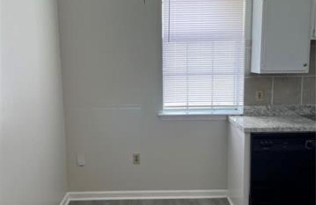 4502 ANNUNCIATION Street Gallery 3
