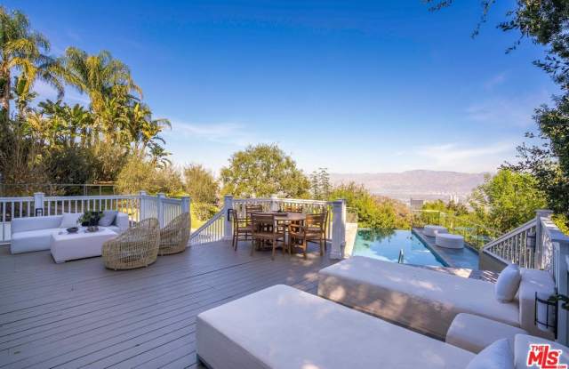7825 TORREYSON Drive Gallery 4