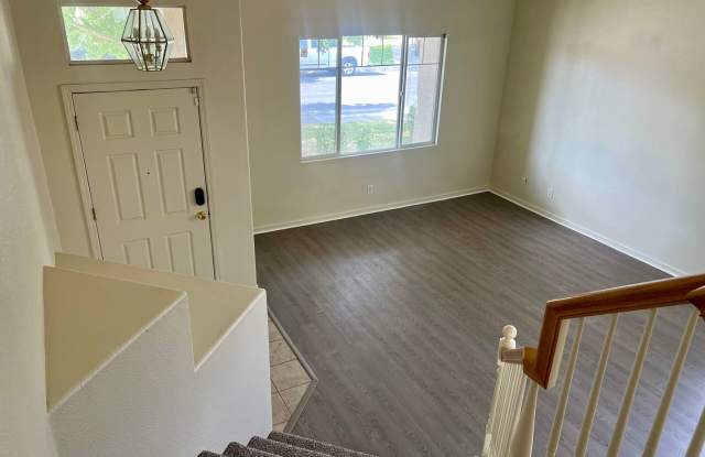 Beautiful 4bed/3 bath Home in Desirable Elk Grove Gallery 4