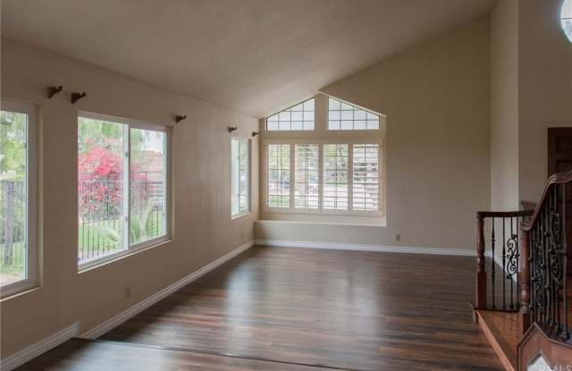 31 La Sierra Drive Gallery 4