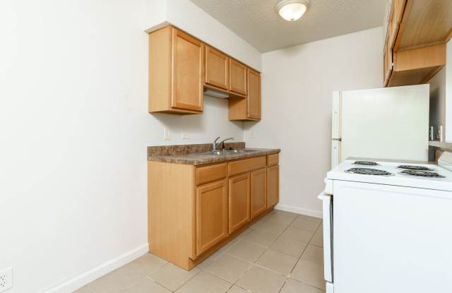 4964 E. Lincoln - 207 Gallery 4