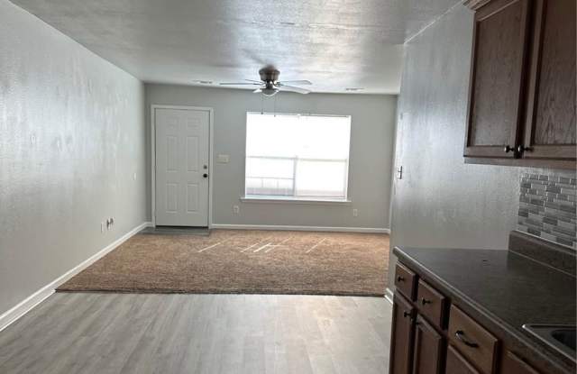 3205 Ludwig Unit B Gallery 4
