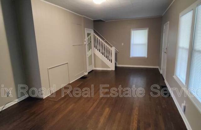 702 W Fairview Avenue Gallery 4