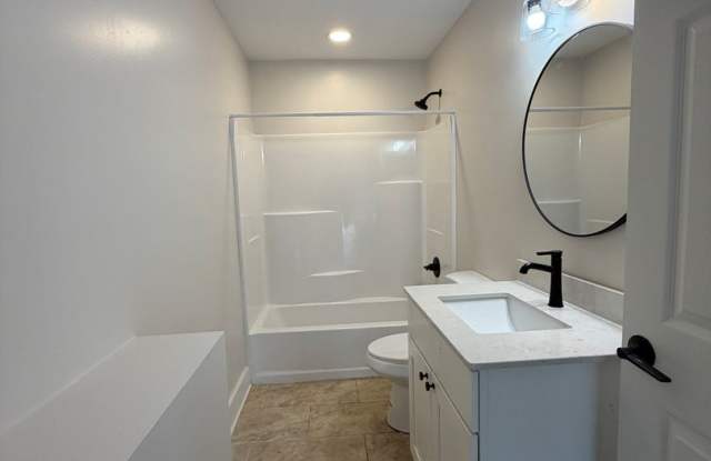 2 Bed 1 Bath home with large backyard photos photos