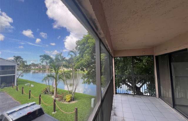 820 N Franklin Ave photos photos