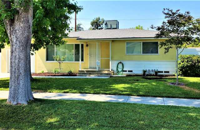 Beautiful 2Bd, 1Ba Riverside Home in Great Neighborhood photos photos