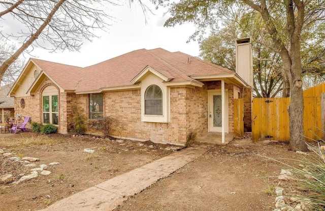 10311 Lone Pine Lane - 10311 Lone Pine Lane, Fort Worth, TX 76108