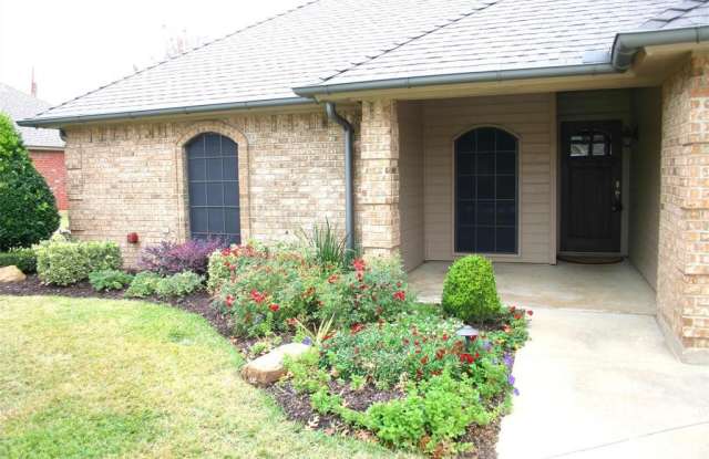348 Roy Lane Gallery 2