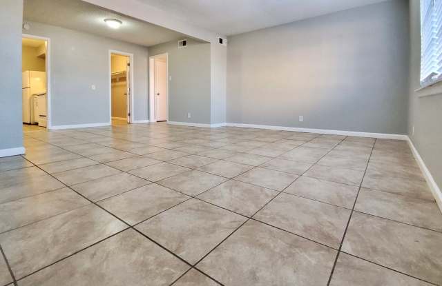 3862 Englewood Circle Gallery 2