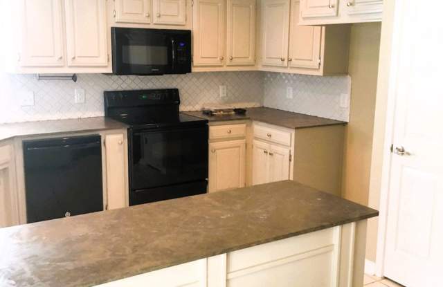 BEAUTIFUL HOME IN GREAT LOCATION! Gallery 3