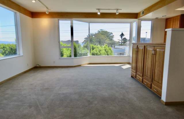 2 Story Condo with Parking, Views and Outdoor Space! Gallery 3