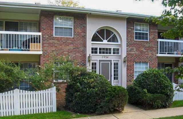 Spacious, 2 Bed 1 Bath Condo In Fantastic Mclean Chase Location – Minutes To Tysons photos photos