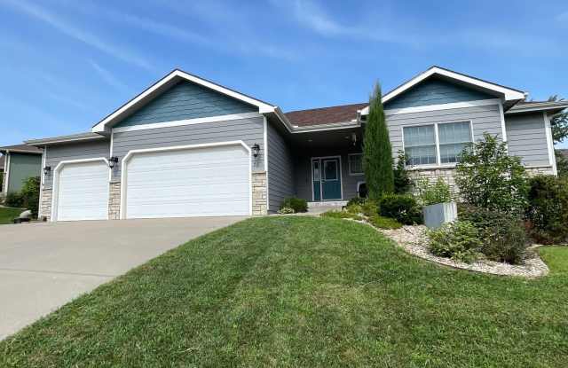 FANTASTIC FAMILY HOME! GREAT LOCATION! 3-CAR GARAGE! photos photos