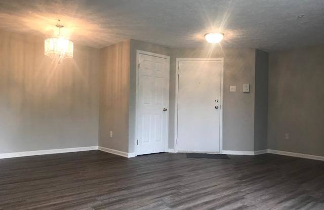 200 OAK LEAF CIR #L Gallery 3