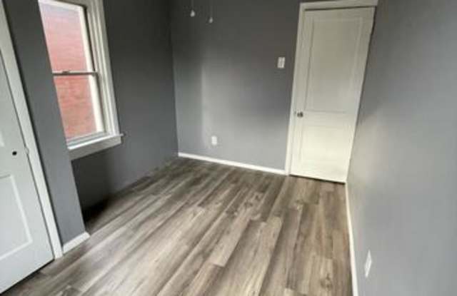 306 Comrie Ave photos photos