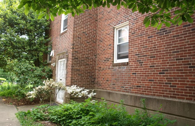704 West Kingsley Street - 2 photos photos