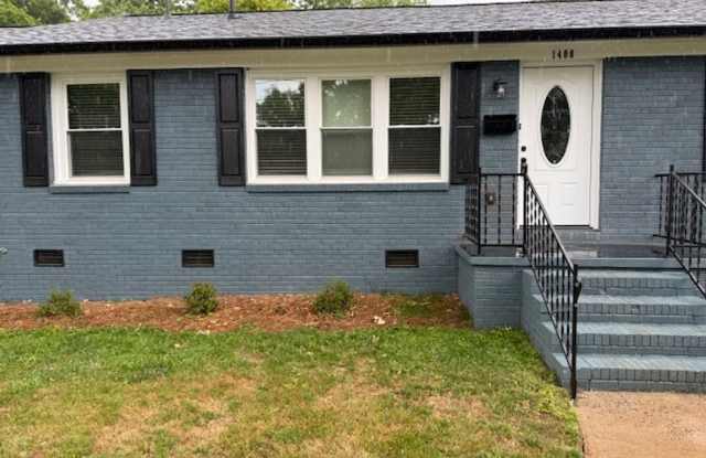2 BR/1BA | Newly Renovated Single Family Home | Back and Front Yard! photos photos 2 BR/1BA | Newly Renovated Single Family Home | Back and Front Yard! photos photos