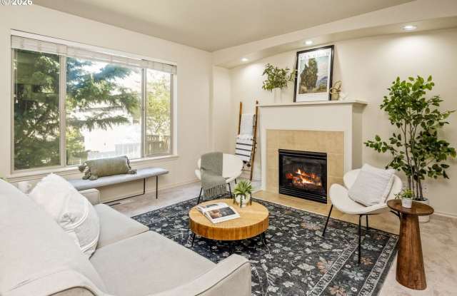3 Bedroom Plus Den in this Desirable Bull Mountain area! Gallery 4