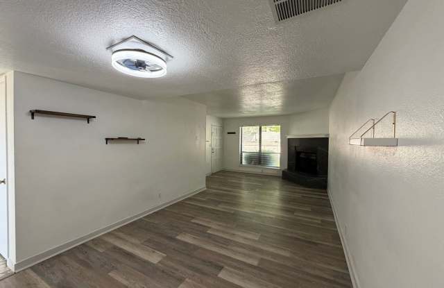 Updated 2 Bedroom 1.5 Bathroom Located In ABQ Foothills! Gallery 4