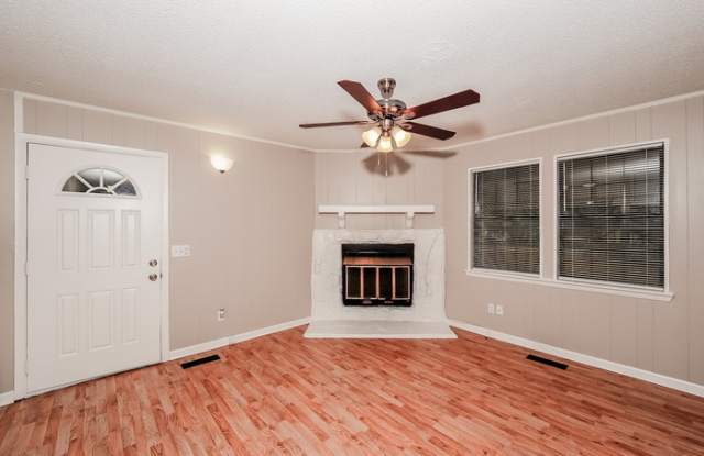 356 Lakeshore Circle Gallery 2