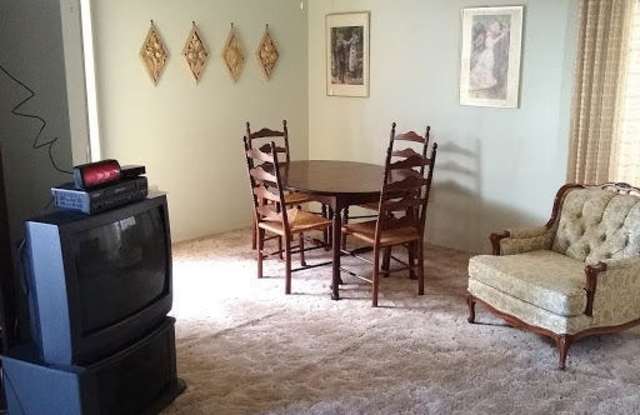 10907 W Coggins Dr Gallery 3