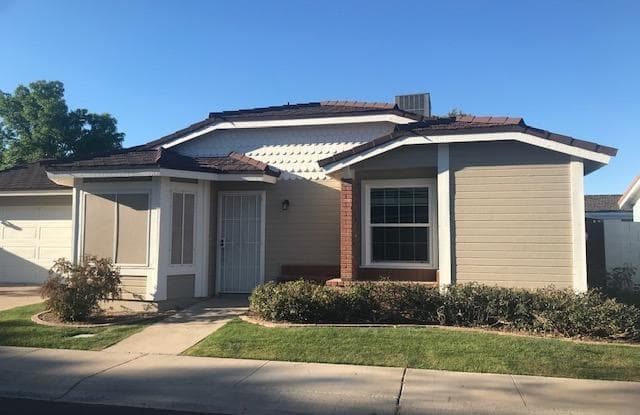 614 E ANDERSON Avenue E - 614 East Anderson Avenue, Phoenix, AZ 85022
