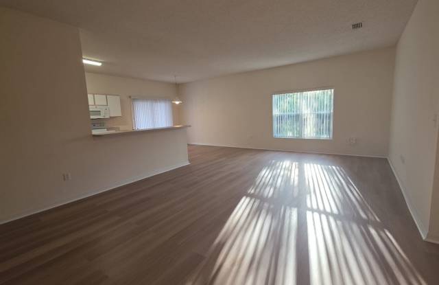 Newly renovated 3 bed, 2 bath home located minutes from Palm Coast dining, shopping, and the beach Gallery 4