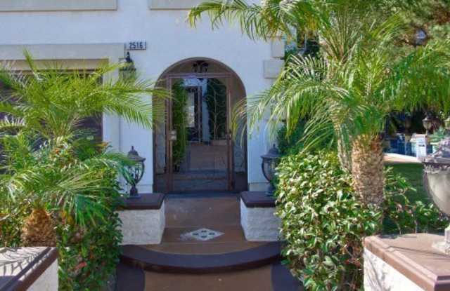 2516 N Skytop Court Gallery 3