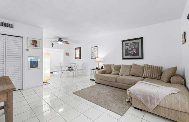658 NE 6th Court E Gallery 4