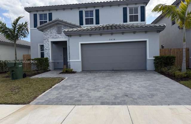 2638 SE 9th St photos photos