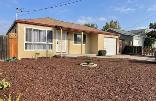 AVAILABLE NOW! | $3,790 / Charming 3BR/2BA Single-Story Home in Mission San Jose, Fremont! photos photos
