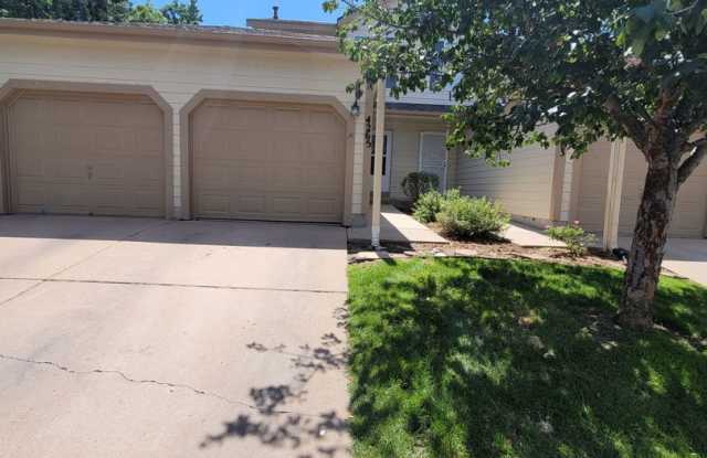 Great Townhome in a Gated Community - 4265 Hunting Meadows Circle, Colorado Springs, CO 80916
