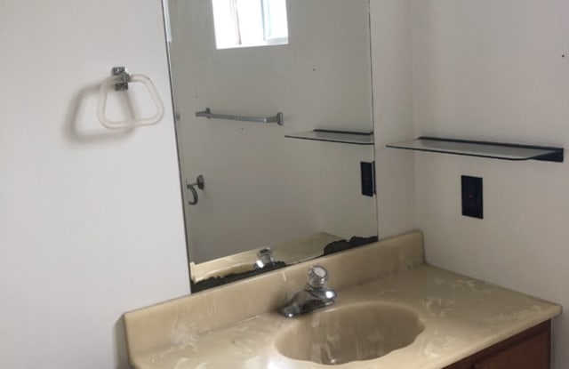 2800 Las Brisas Dr - 2800 Las Brisas Drive, Santa Rosa Valley, CA 93012