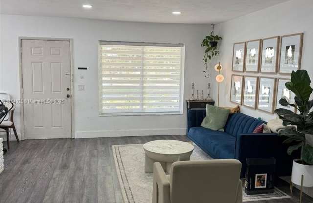822 NE 8th St photos photos