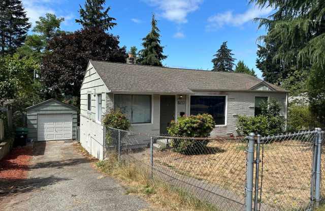 Available Now! 4 bed, 2 bath house in Shoreline! photos photos