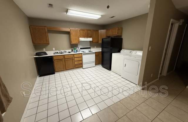2218 Clark Street - A Gallery 3