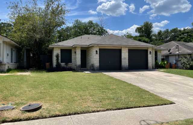 1239 Armadillo Road - A photos photos