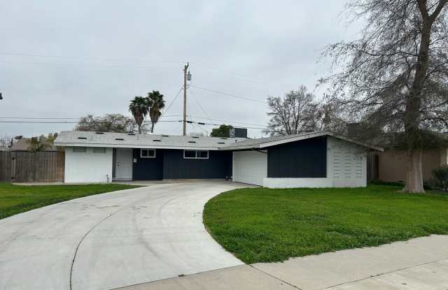 Updated in North Hanford photos photos