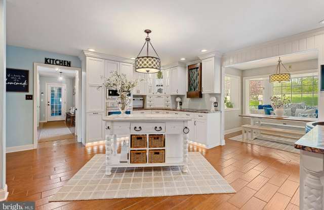 560 INDIAN CREEK Road Gallery 4