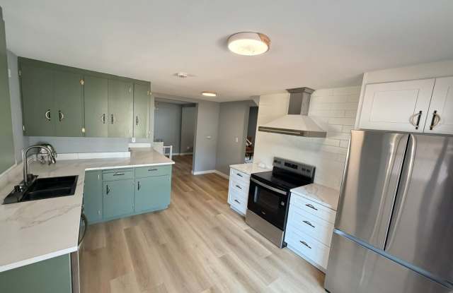**MOVE IN SPECIAL** New Remodeled 3 Bedroom on acreage! Gallery 3