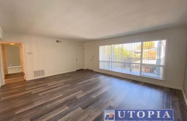 Charming Top floor, 2 bedroom 1-bathroom apartment located on East Cliff Drive Gallery 4