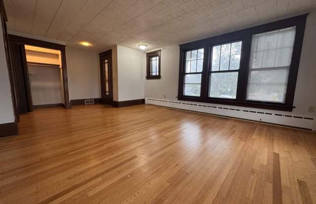 216 W Main Gallery 2