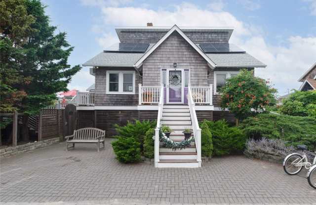 653 Ocean Breeze photos photos