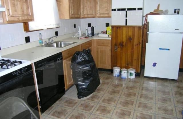 11 Sargent Ave - 11 Sargent Avenue, Somerville, MA 02145